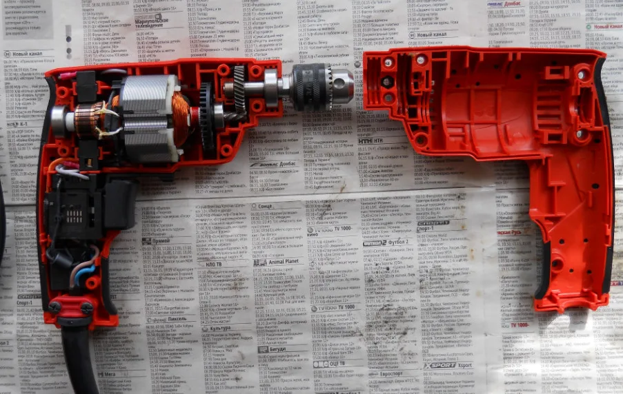 Дриль Makita M6501, 230 Вт, зубчастий патрон 6.5 мм, 4500 об/хв, вага 0.95 кг.