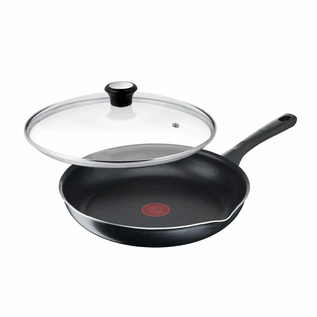 Сковорода з кришкою Tefal Day by Day, 20 см, алюмінієва, з бакелітовою ручкою та скляною кришкою, чорного кольору.