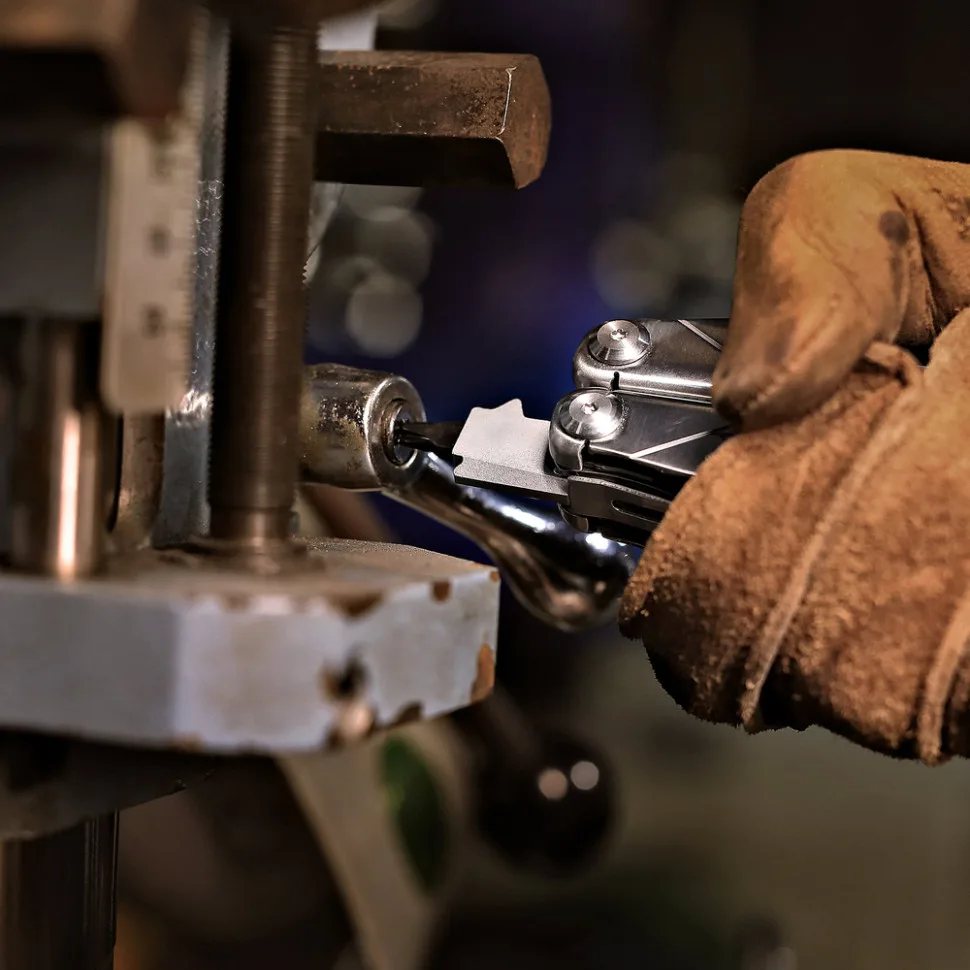 Мультитул NexTool сталь 420J2 109,5х37,5х22,5 мм срібний 19 функцій
