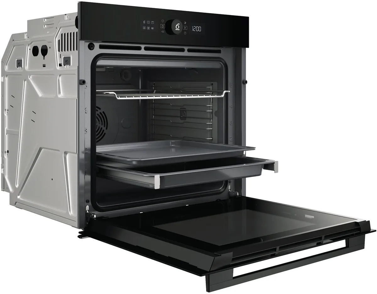 Электрический духовой шкаф Whirlpool, 73 л, класс энергопотребления A+, с дисплеем, конвекцией и телескопическими направляющими, черного цвета