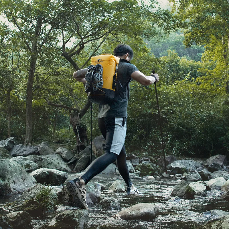 Водонепроникний рюкзак Naturehike нейлон 20л жовтий 36х61 см