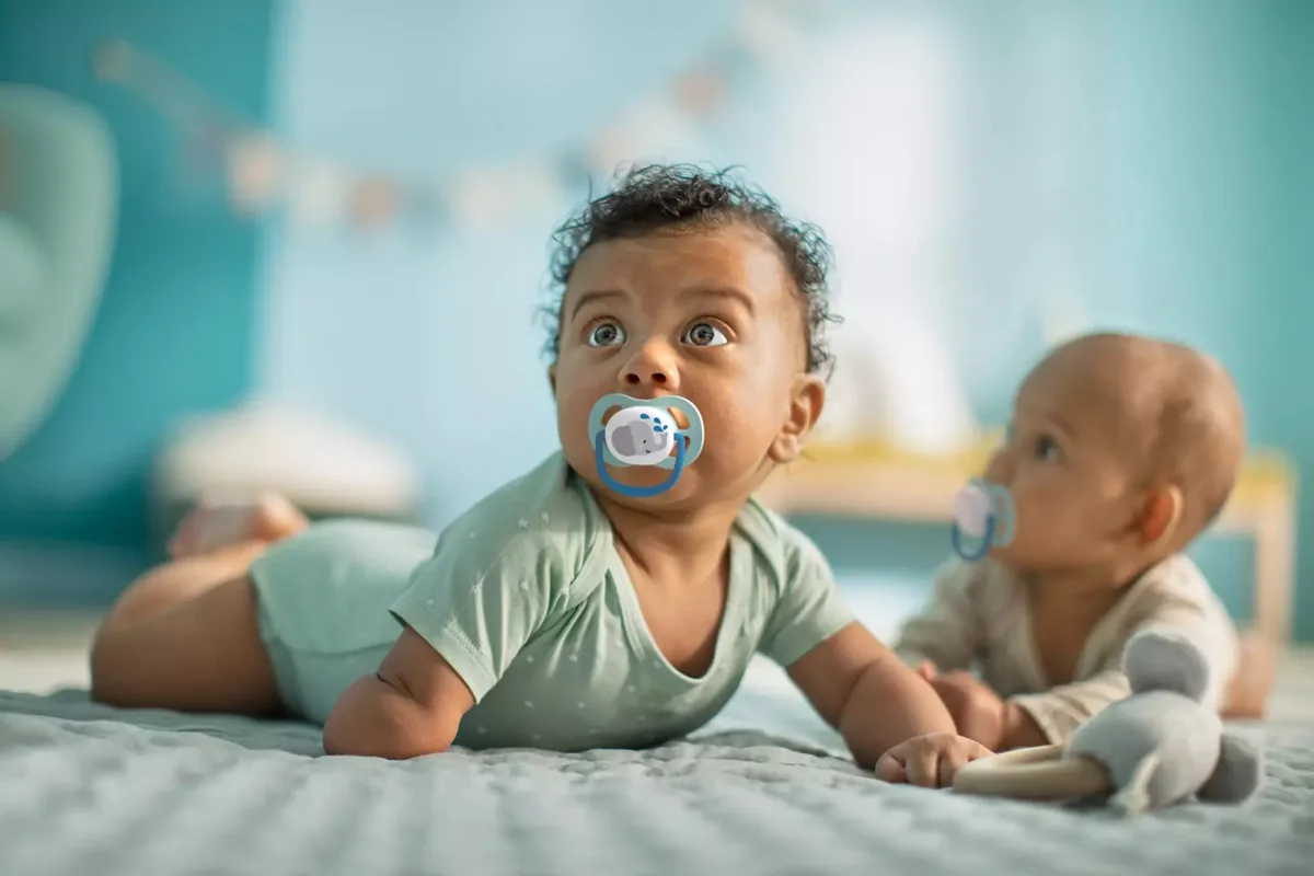 Пустышка Avent Ultra Air 0-6 месяцев, ортодонтическая, 2 шт, Animal для мальчиков.