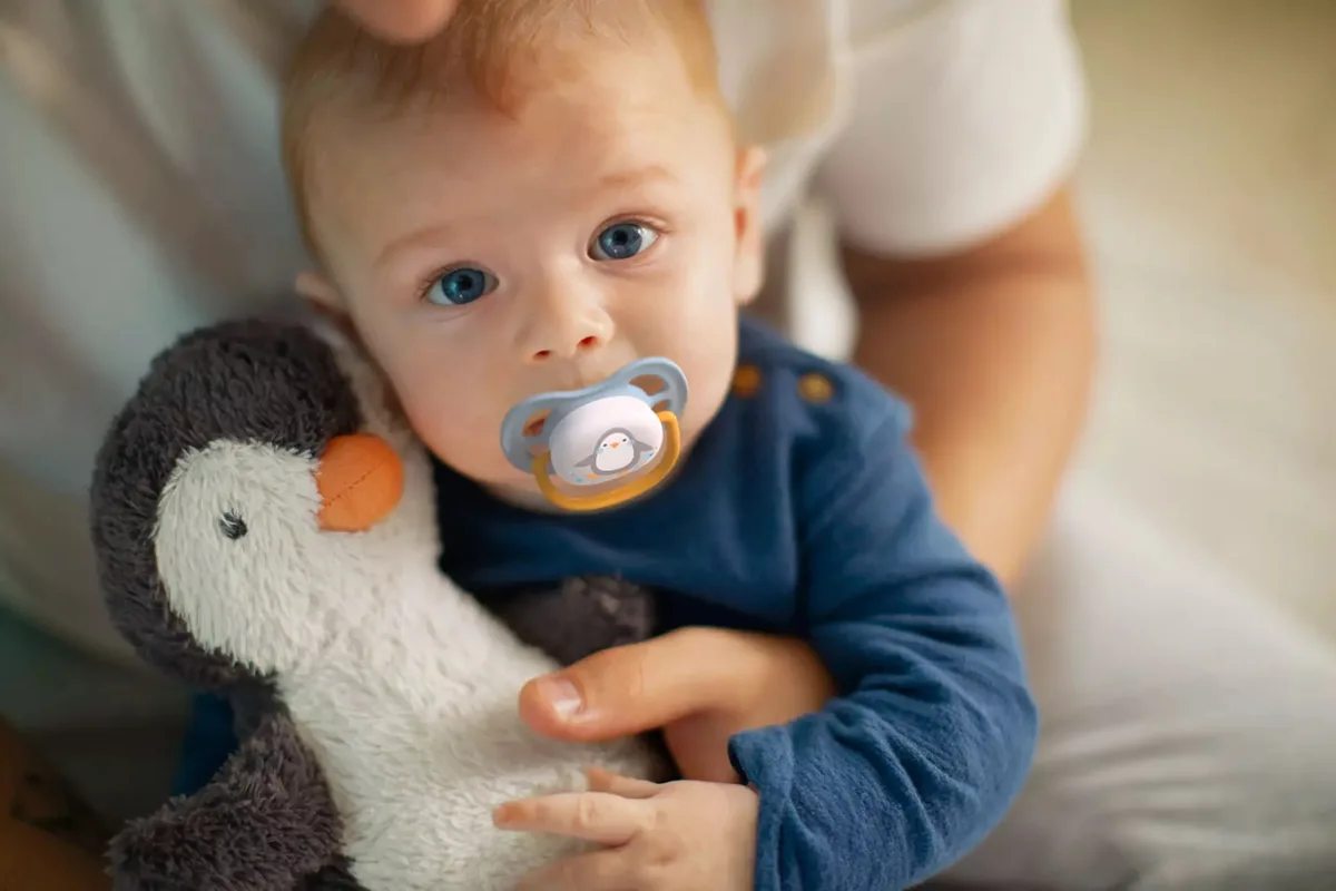 Пустышка Avent Ultra Air 0-6 месяцев, ортодонтическая, 2 шт, Animal для мальчиков.