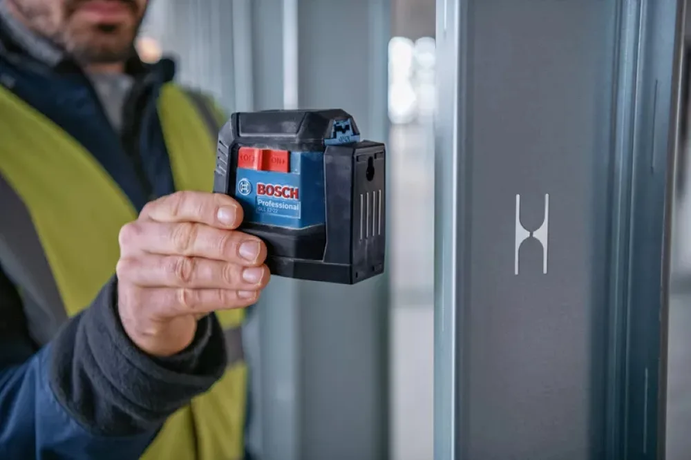 Нівелір лазерний Bosch Professional червоний промінь до 12м 0.3мм/м для будівництва і ремонту лазерний рівень
