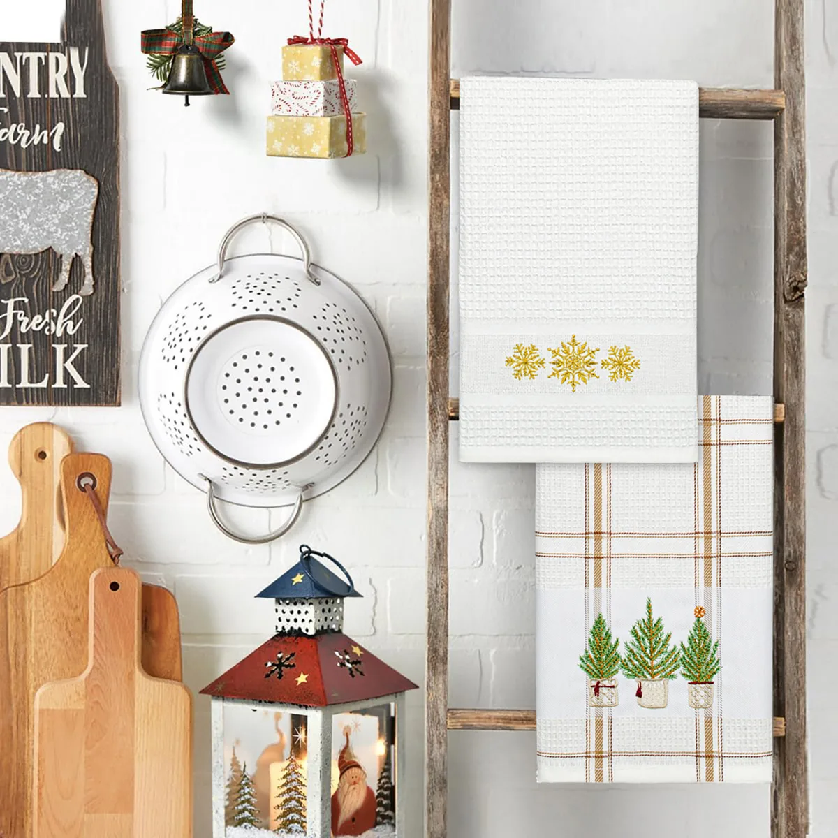 Рушник вафельний Home Line 100% бавовна 45х70 см коричневий з вишивкою ялинки