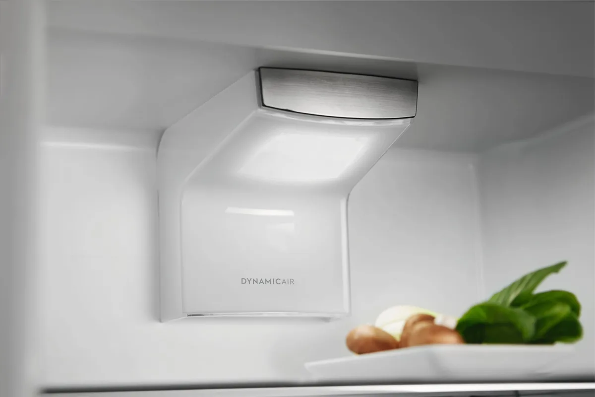 Вбудований холодильник Electrolux з нижнім морозильником, 188.4x55x55 см, об'єм холодильної камери - 213 л, морозильної - 60 л, 2