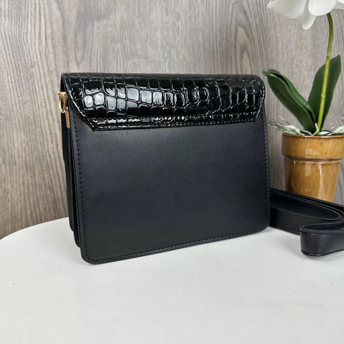 Жіноча міні сумочка екошкіра 19х15х7 см чорна