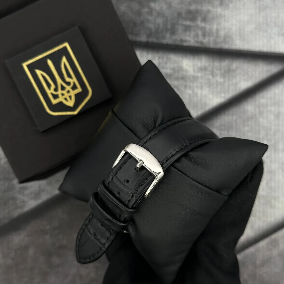 Наручні годинники Patriot металеві 42 мм сріблясті чорні шкіряний ремінець