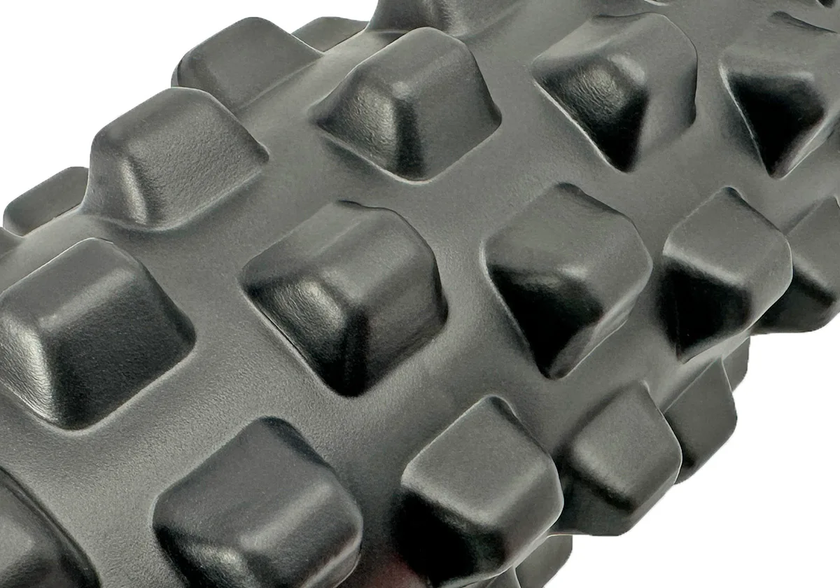 Масажний ролик EasyFit EVA 33 см Чорний 3D поверхня