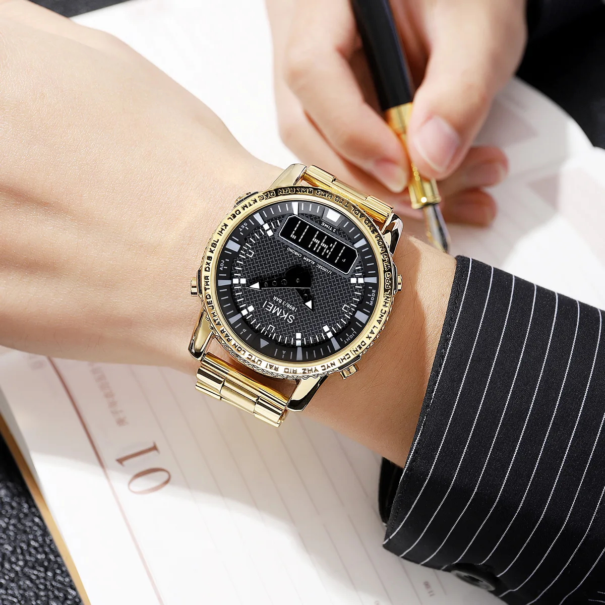 Годинники Skmei металеві 45 мм золотисто-чорні