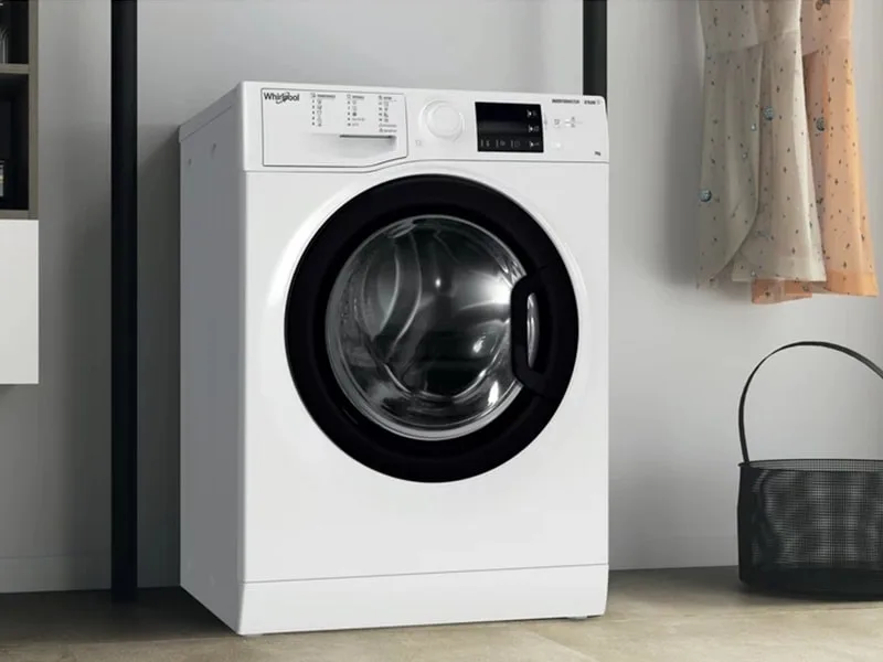 Стиральная машина Whirlpool с фронтальной загрузкой, 7 кг, 1200 об/мин, класс энергопотребления A+++, ширина 435 см, с дисплеем, функцией пара, инверторным двигателем, черным люком, белая
