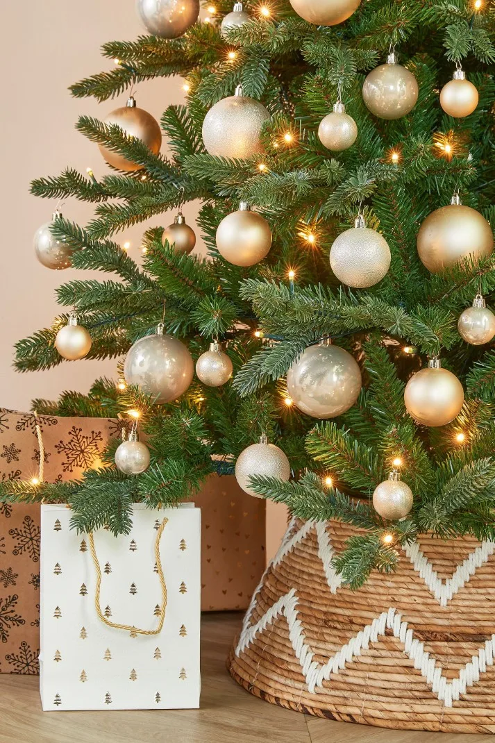 Елочные пластиковые шары Mica Decorations 46 шт Ø 4 6 8 см кремовые