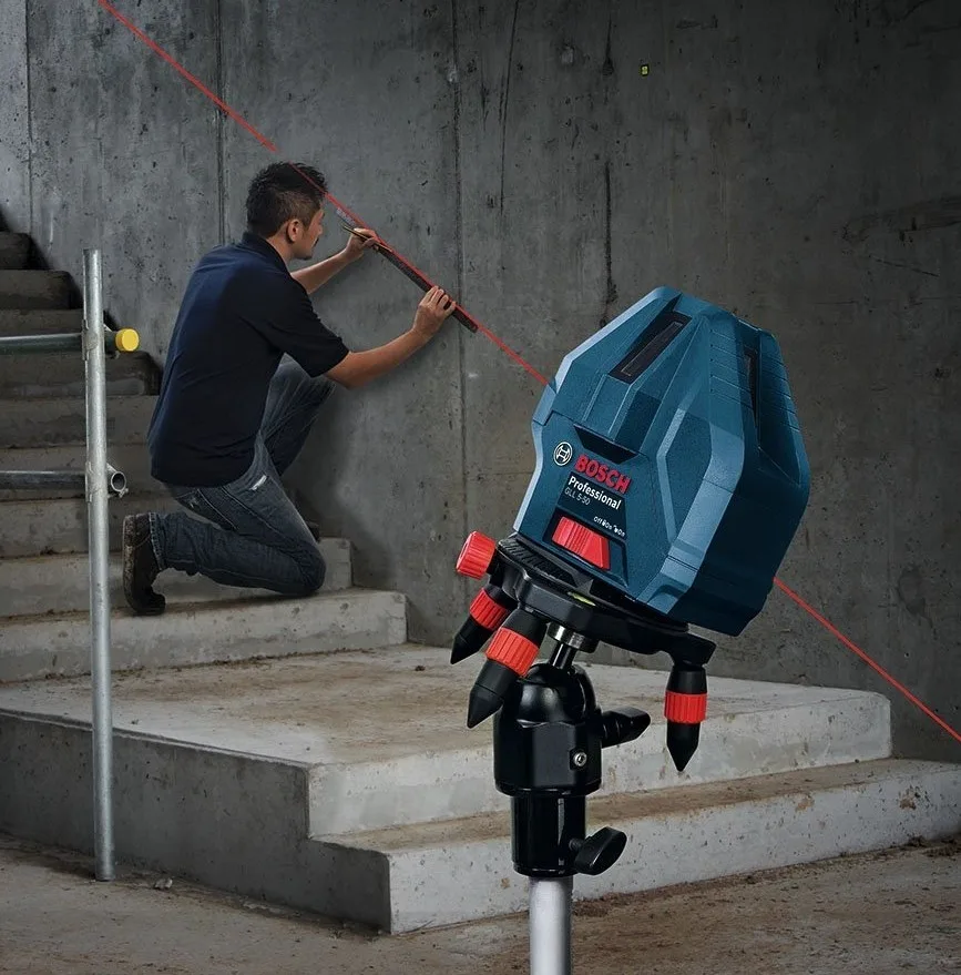 Лазерний рівень Bosch Professional GLL 3-15X до 15м ±0.2мм/м з зеленим променем, 1 точка вертикалі.