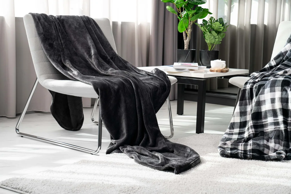 Плед ARDESTO Flannel 160х200см темно-сірий мікрофібровий плед для спальні вітальні дитячої декор