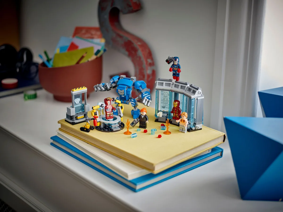 Конструктор LEGO Super Heroes 3 мініфігурки 3 броньові капсули різнокольоровий
