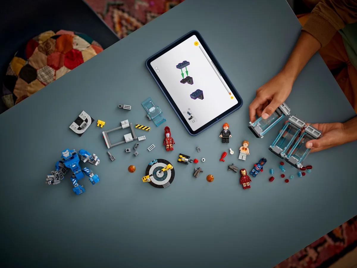 Конструктор LEGO Super Heroes 3 мініфігурки 3 броньові капсули різнокольоровий