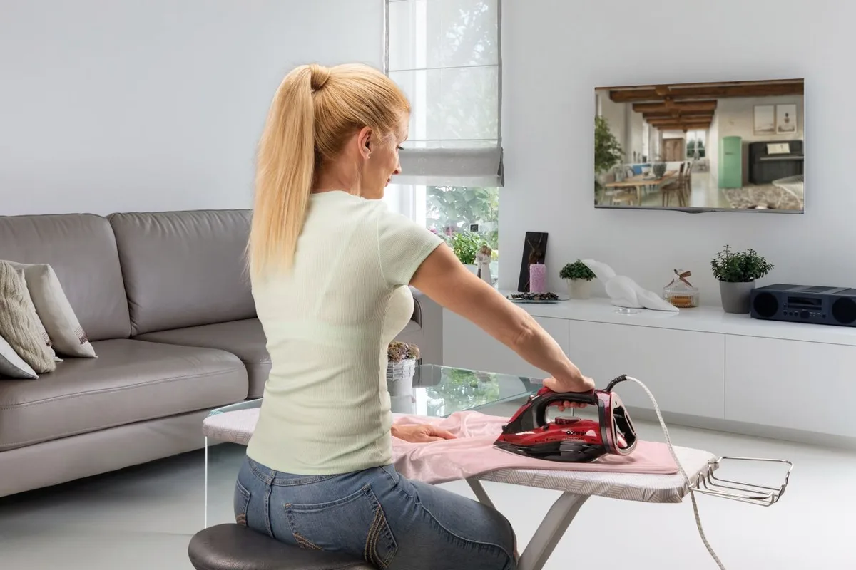 Утюг Gorenje, 2800Вт, 350мл, паровой удар до 100гр, вертикальное отпаривание, антинакипь, автоматическое отключение, керамическая подошва