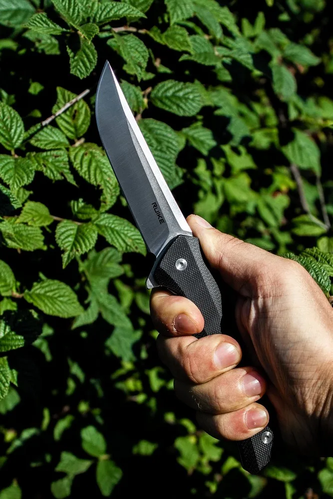 Ніж складаний Ruike сталь 14C28N 92,2 мм чорний