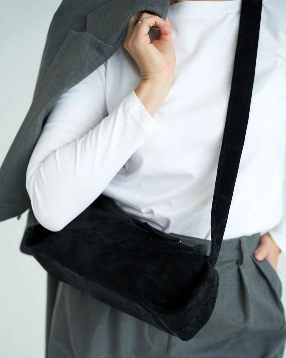 Шкіряна жіноча сумка натуральна шкіра 27х12х13 см чорна