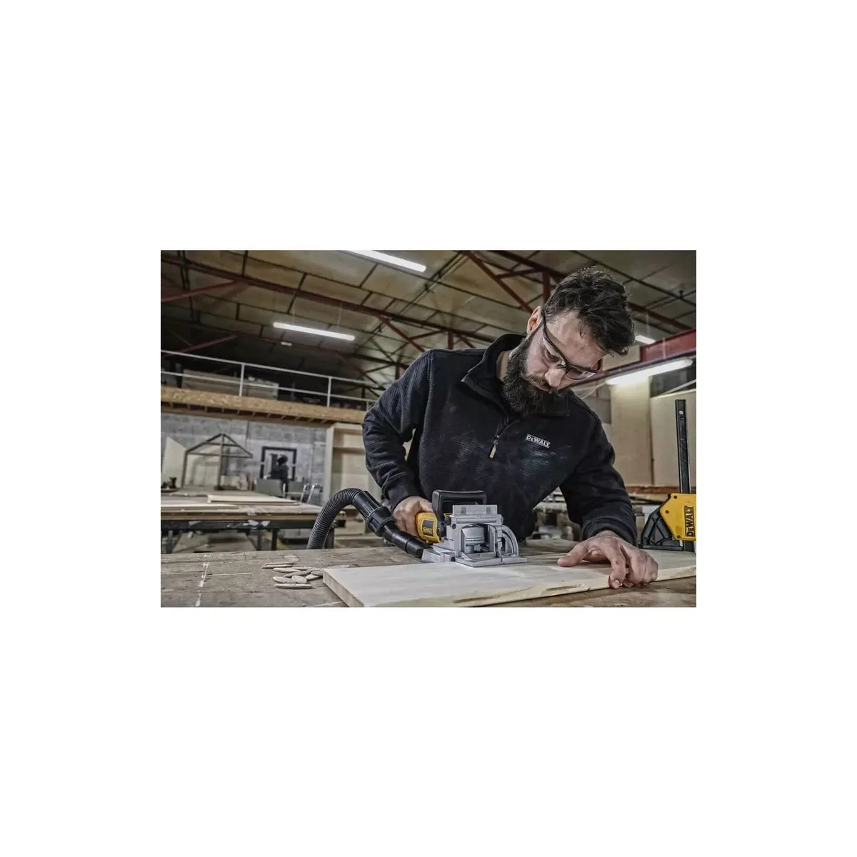 Фрезер ламельный DeWalt 600Вт 10000об/мин 100мм для столярки и мебели легкий фрезер 3кг