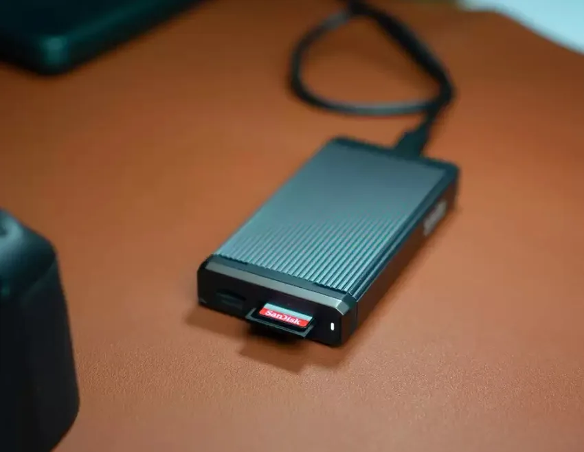 Карта пам'яті SanDisk SD 256 ГБ UHS-I V30 180 Мб/с Червона