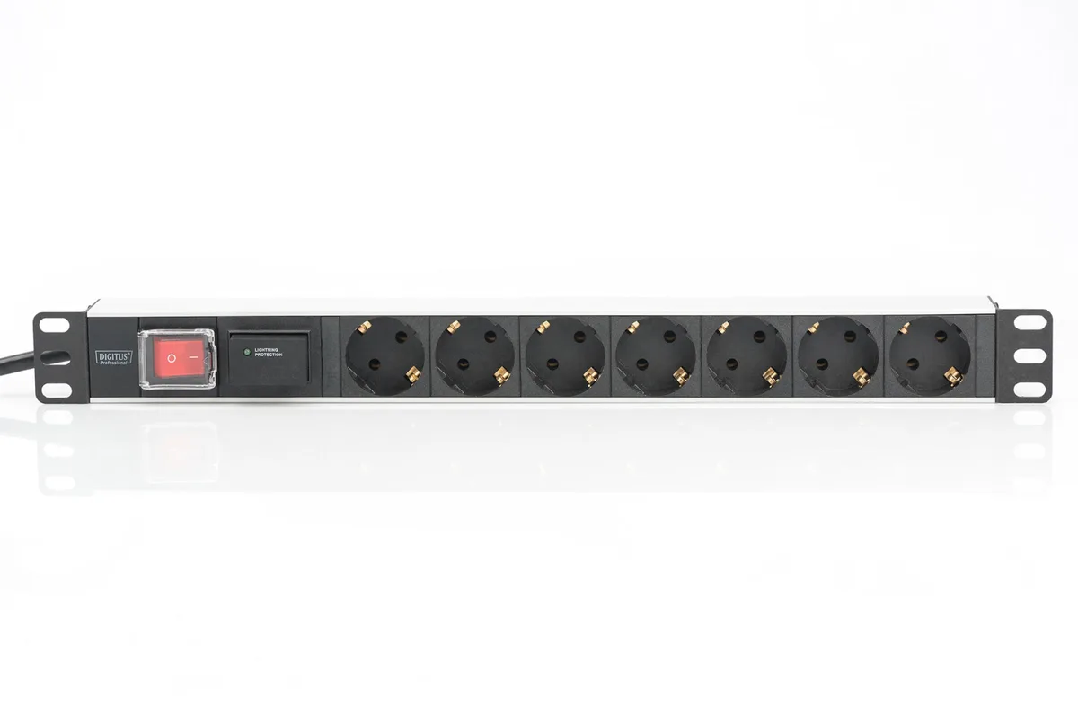Устройство распределения электроэнергии DIGITUS 1U, 7xSchuko, 16A, 250V, выключатель, SPD, вилка Schuko.