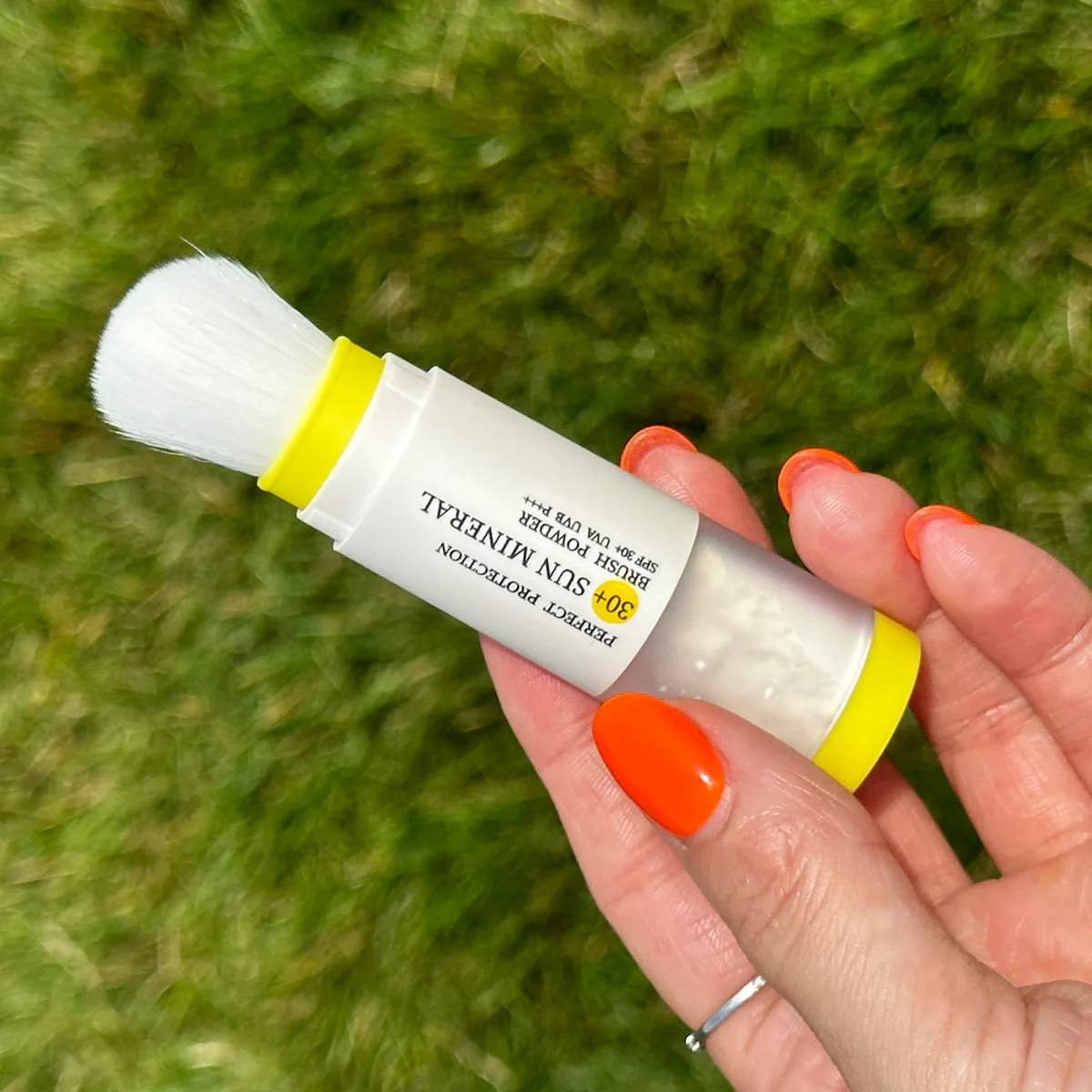 Сонцезахисна мінеральна пудра прозора з SPF 30 + Сонцезахисний крем для обличчя SPF 30+