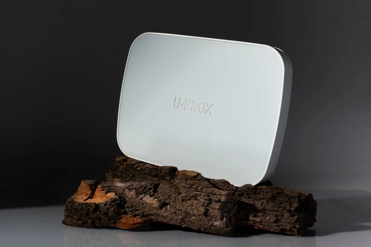 Інтелектуальна централь U-Prox MPX LE White, ethernet, wi-fi, 2 LTE, фотоверифікація, бездротова, білий