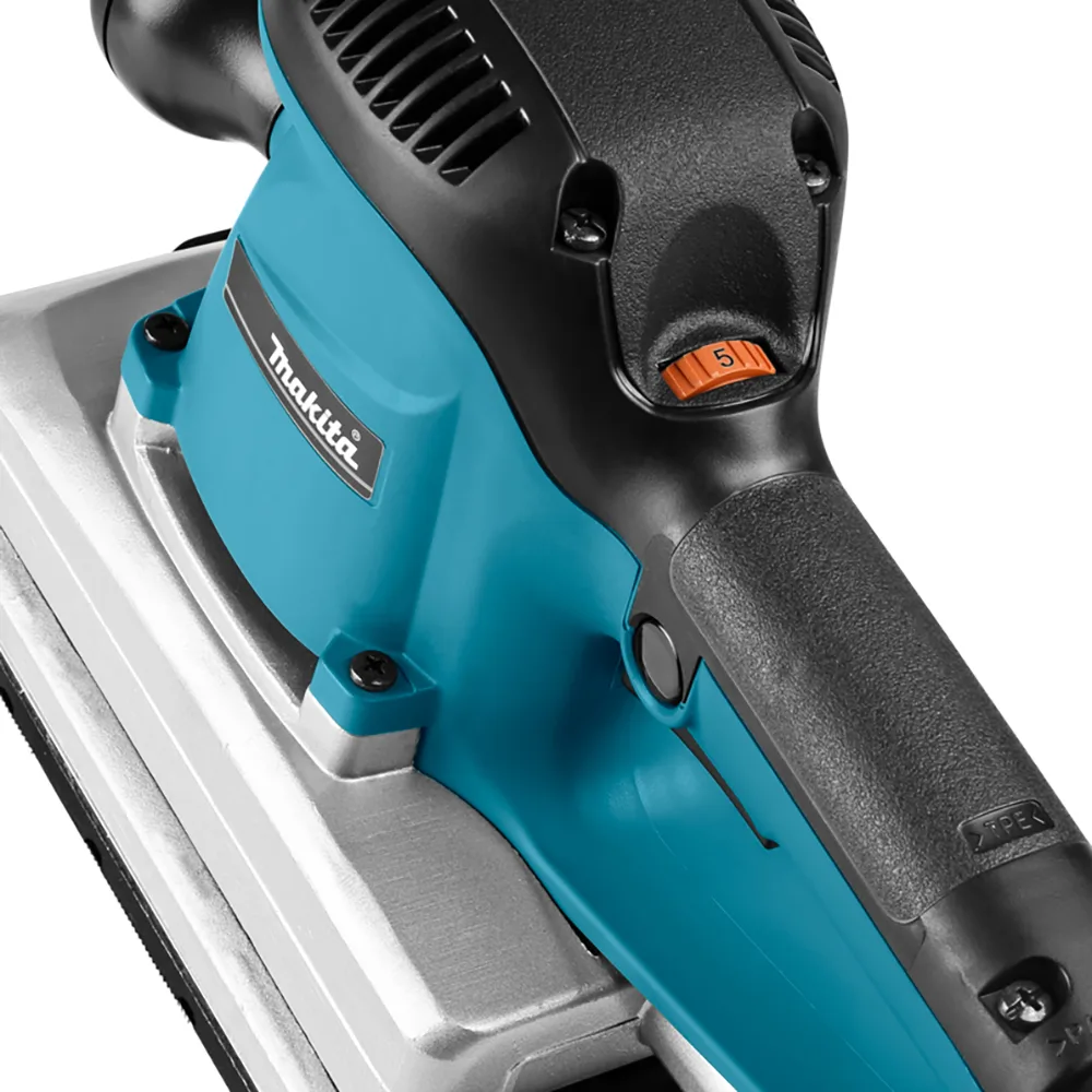 Вибрационная шлифмашина Makita 330Вт 115x229мм для обработки поверхностей с пылесборником для домашнего использования.