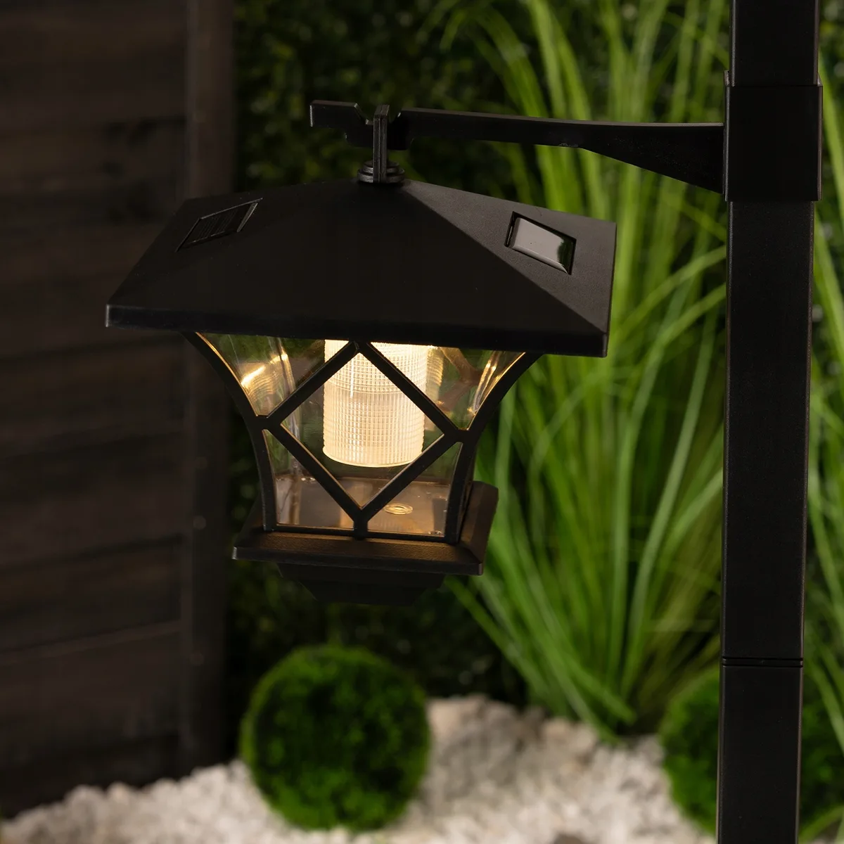 Садовий ліхтар LumiLED пластиковий 150 см чорний сонячний ретро з датчиком сутінків