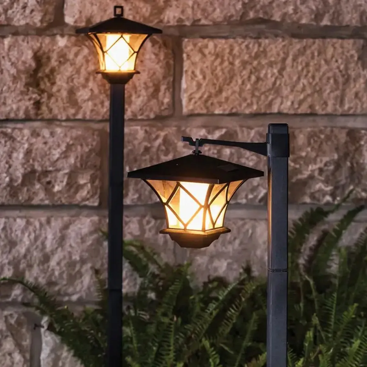 Садовий ліхтар LumiLED пластиковий 150 см чорний сонячний ретро з датчиком сутінків