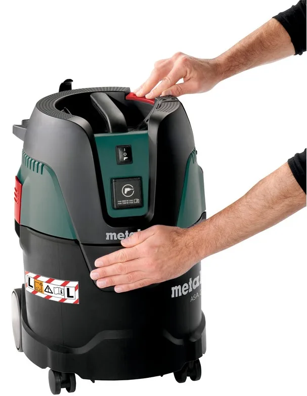 Професійний пилосос Metabo ASA 25 L з потужністю 1250 Вт, вакуумом 210 мБар та об'ємом бака 25 л, вагою 6.9 кг.