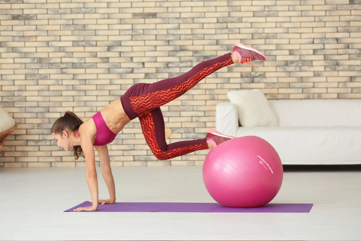 М'яч для фітнесу Active Point PVC 85 см Рожевий