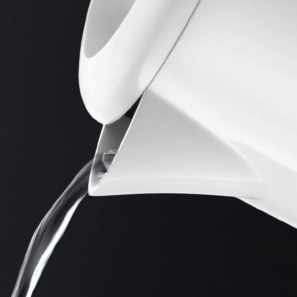 Електричний чайник Russell Hobbs Travel 0.85л, пластиковий, білий.