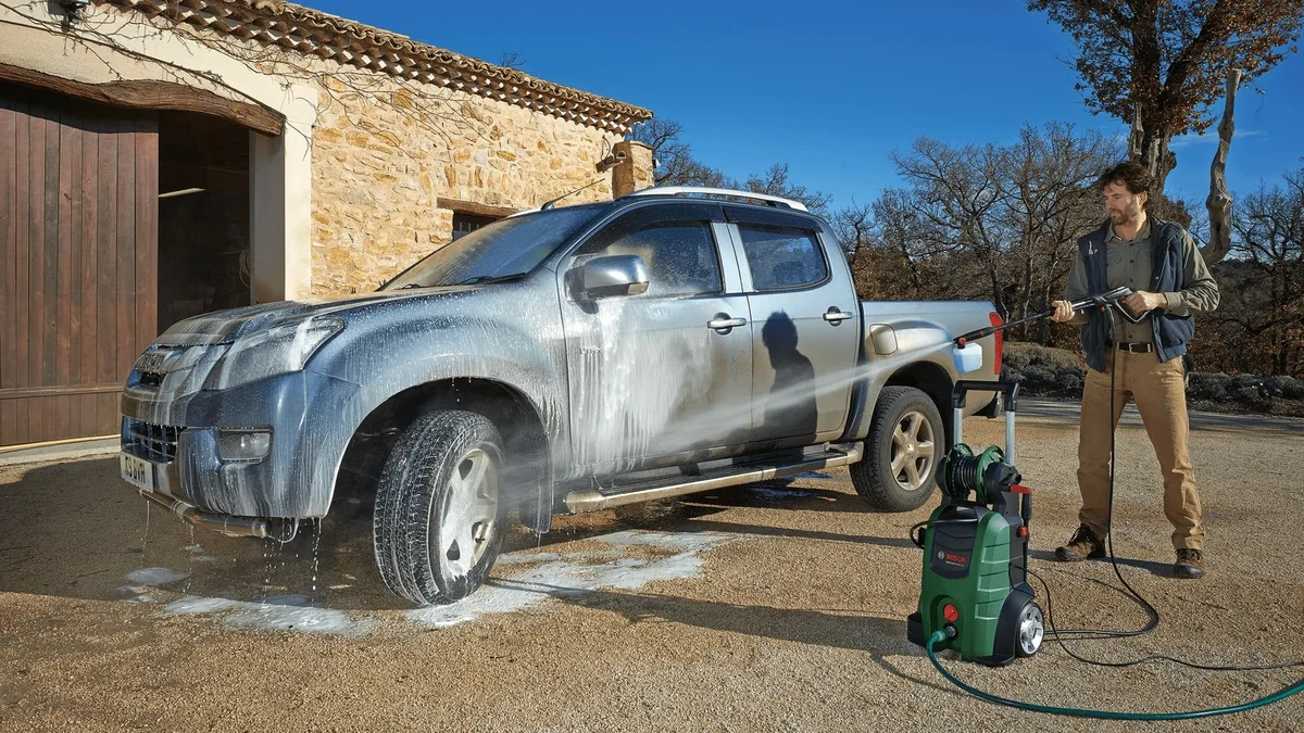 Високопродуктивна мийка під високим тиском Bosch Advanced Aquatak 160, 2600 Вт, 160 бар, 570 л/год, з 8-метровим шлангом, вага 23