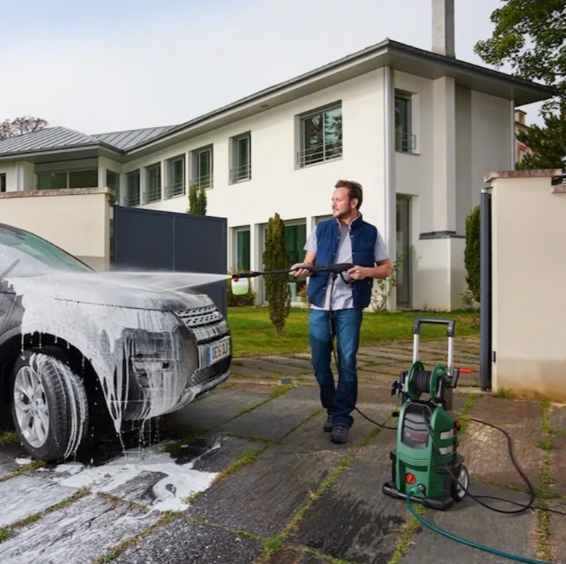 Високопродуктивна мийка під високим тиском Bosch Advanced Aquatak 160, 2600 Вт, 160 бар, 570 л/год, з 8-метровим шлангом, вага 23
