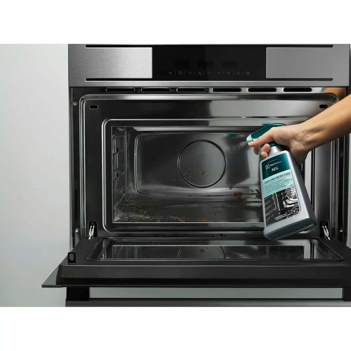 Спрей Electrolux для чищення духовок і мікрохвильовок, 300 мл.