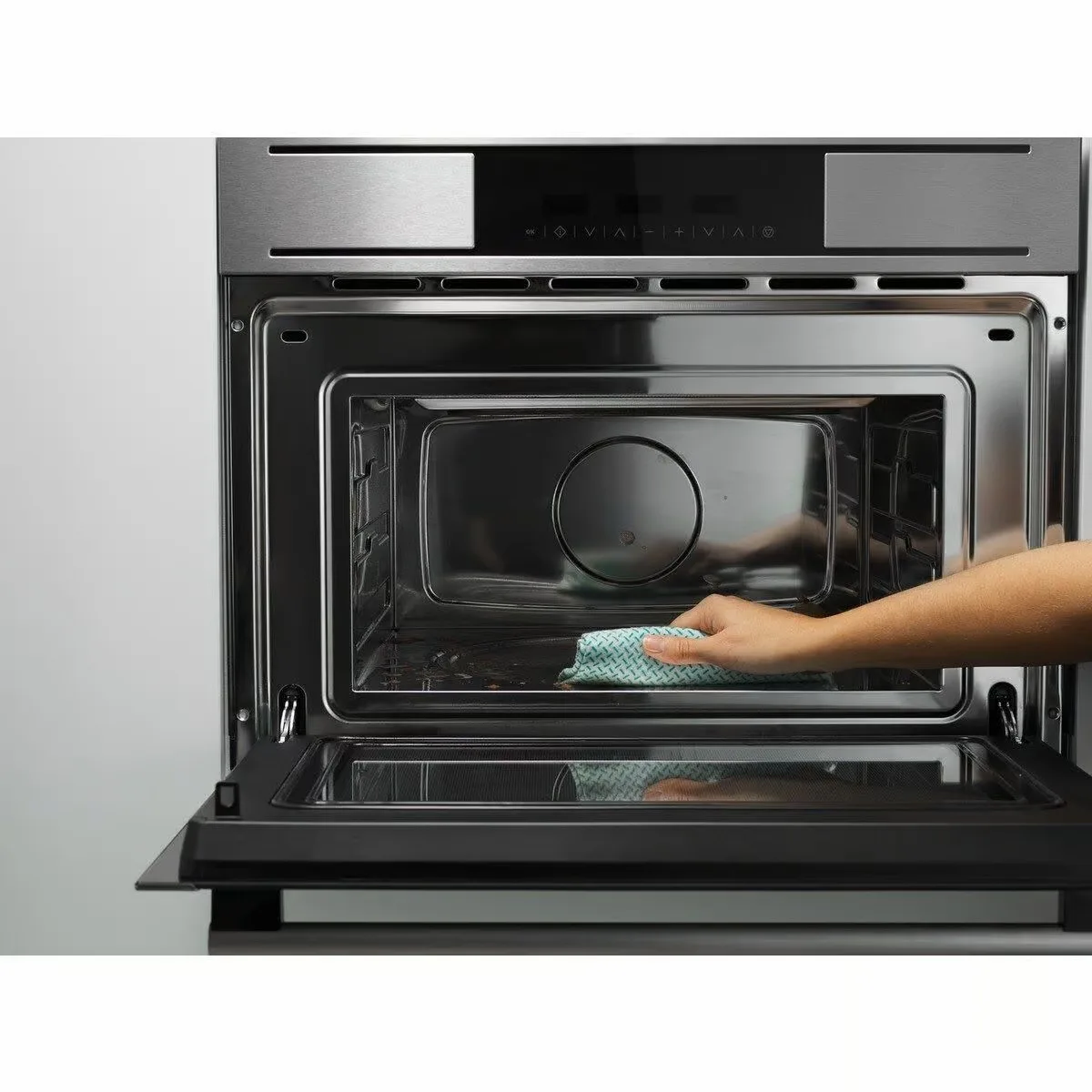 Спрей Electrolux для чищення духовок і мікрохвильовок, 300 мл.