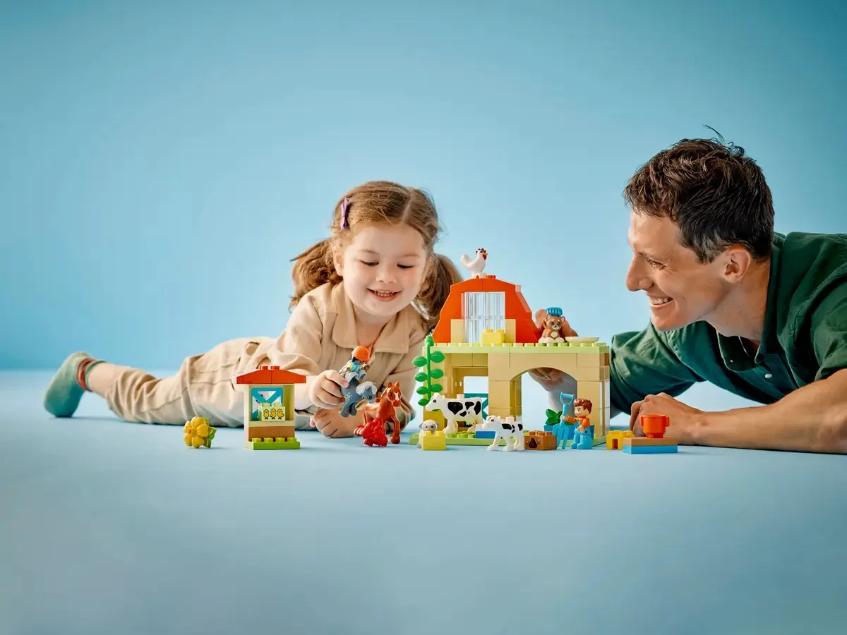 Конструктор LEGO DUPLO Уход за животными на ферме пластик 8 фигурок для детей от 2 лет