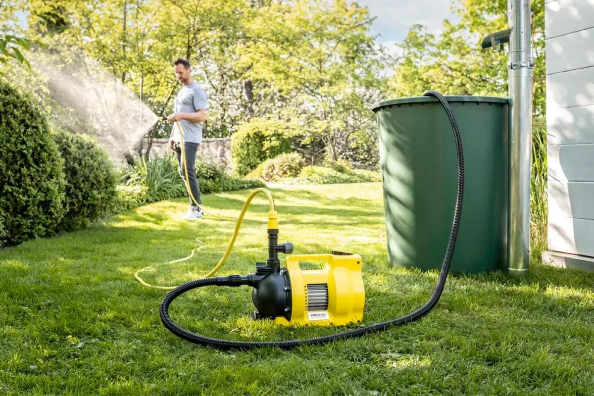 Садовий насос Karcher BP 4.500 Garden 550 Вт, продуктивність 4.5 м3/год, висота підйому 36 м, максимальна глибина 8 м, вага 6.6 кг