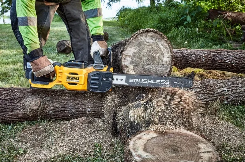 Акумуляторна ланцюгова пила DeWalt 54В XR FLEXVOLT з шиною 50 см OREGON 3/8 1.3 мм, вага 5.7 кг, без батареї та зарядного пристрою