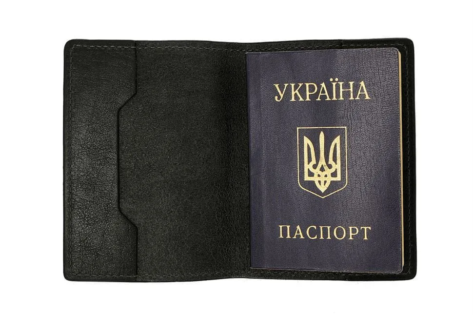Обкладинка для паспорта чорна Grande Pelle 252610