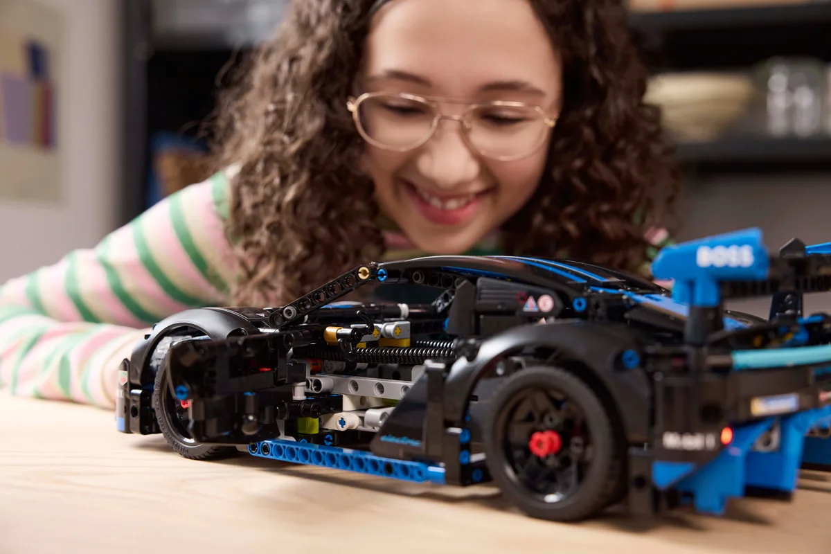 Конструктор LEGO Technic 42176 Автомобіль для перегонів матеріал пластик різнокольоровий