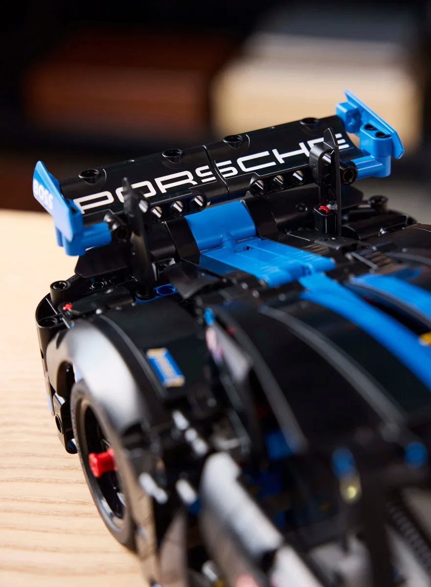 Конструктор LEGO Technic 42176 Автомобіль для перегонів матеріал пластик різнокольоровий