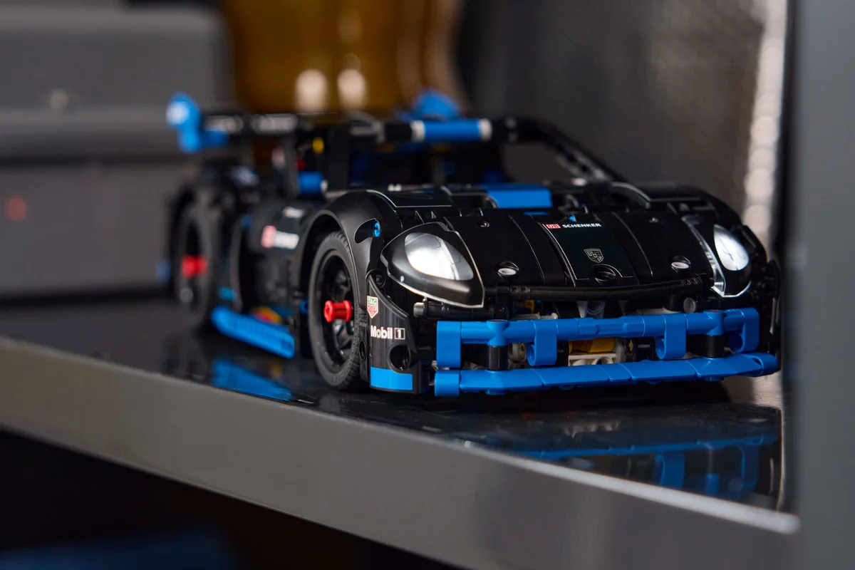 Конструктор LEGO Technic 42176 Автомобіль для перегонів матеріал пластик різнокольоровий