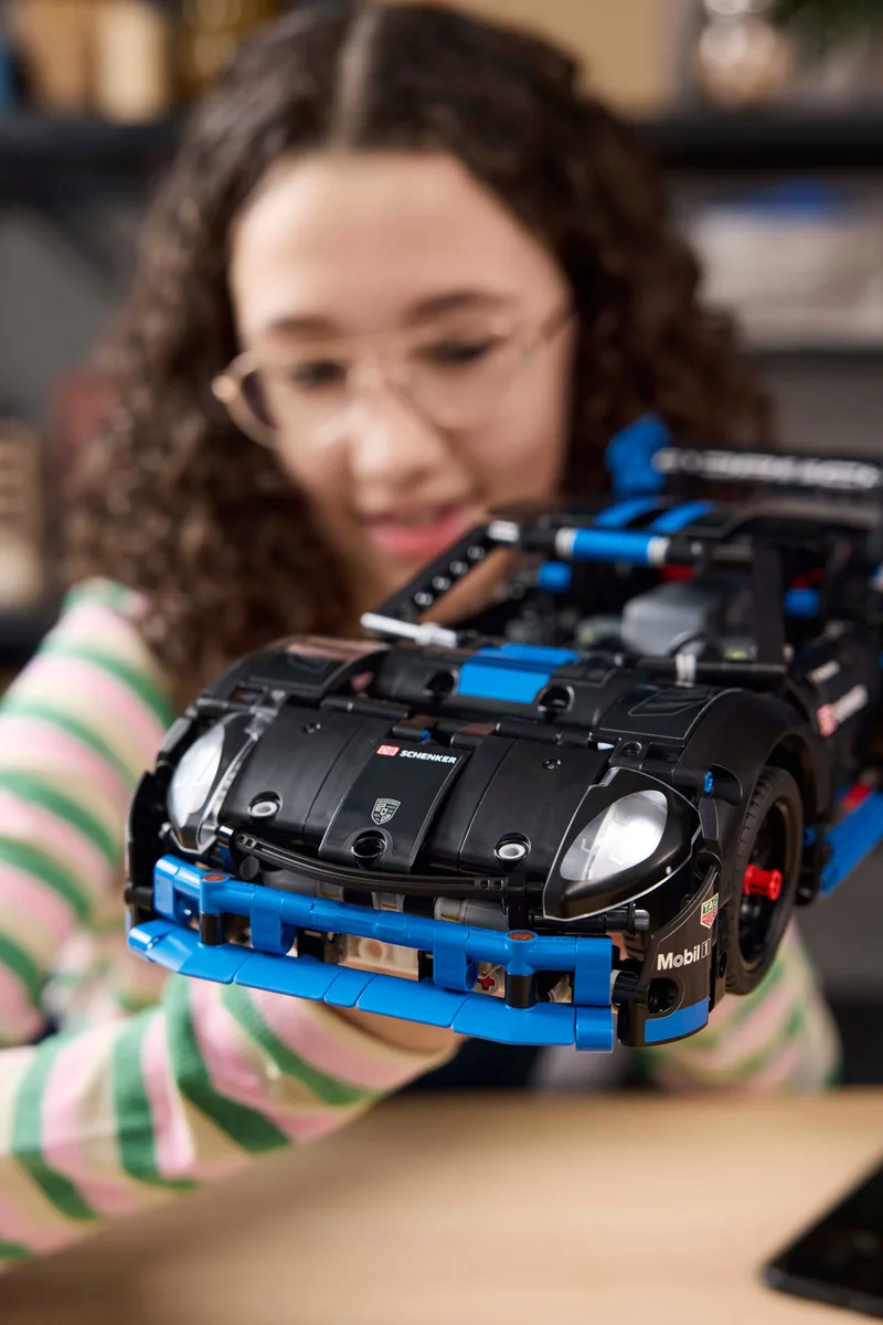 Конструктор LEGO Technic 42176 Автомобіль для перегонів матеріал пластик різнокольоровий