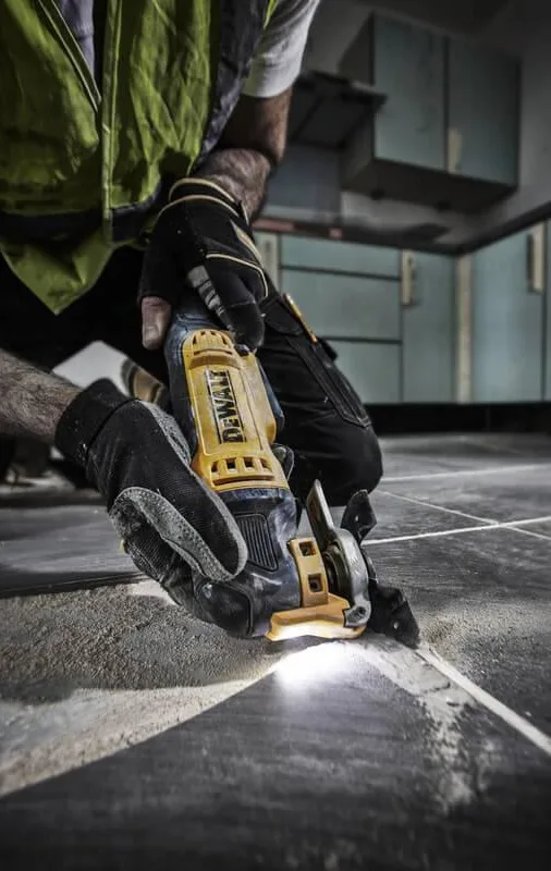 Универсальный электрический инструмент DeWalt 300Вт 0-22000 об/мин 15кг