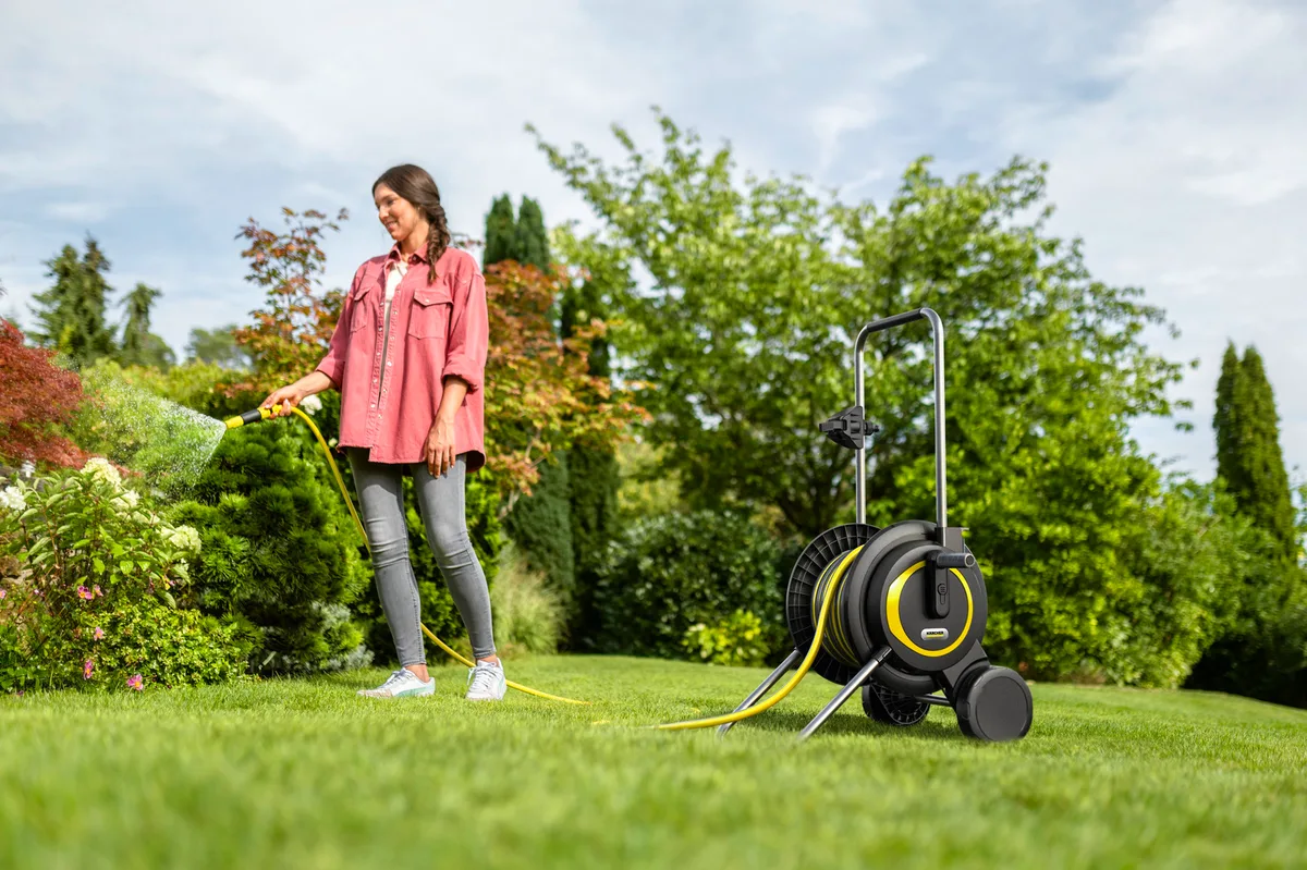 Котушка для шланга Karcher HT 3.20 замість "Котушка зі шлангом Karcher HT 3.20" можна назвати "Універсальна котушка для шланга Kar