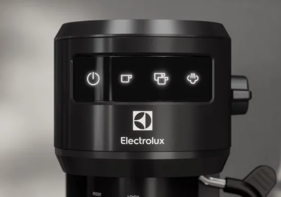 Кавоварка еспресо Electrolux 1450 Вт чорна