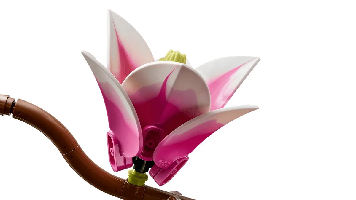Конструктор LEGO Botanicals гілки магнолії квіти різнокольорові